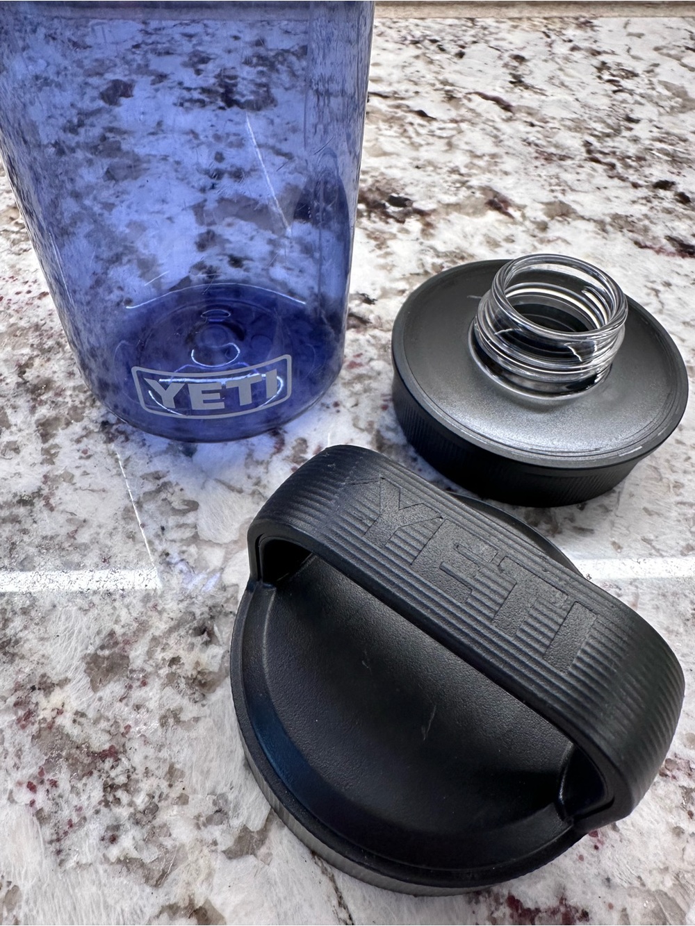 YETI Yonder Water Bottle 750ml / 25oz with Chug Cap BPA-free Navy Blue $38